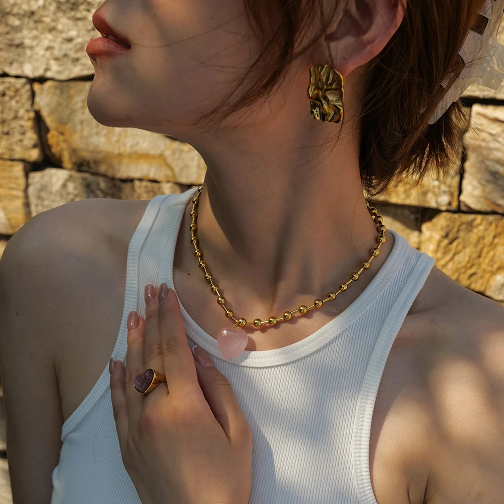 Elegant Romantic Heart Pendant Necklace for Women .Crafted from High-Quality Stainless Steel with 18K Gold Plating and a Refined Metal Texture