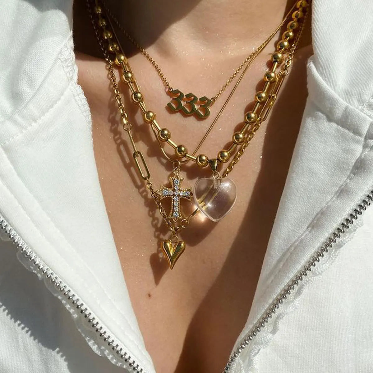 Elegant Romantic Heart Pendant Necklace for Women .Crafted from High-Quality Stainless Steel with 18K Gold Plating and a Refined Metal Texture
