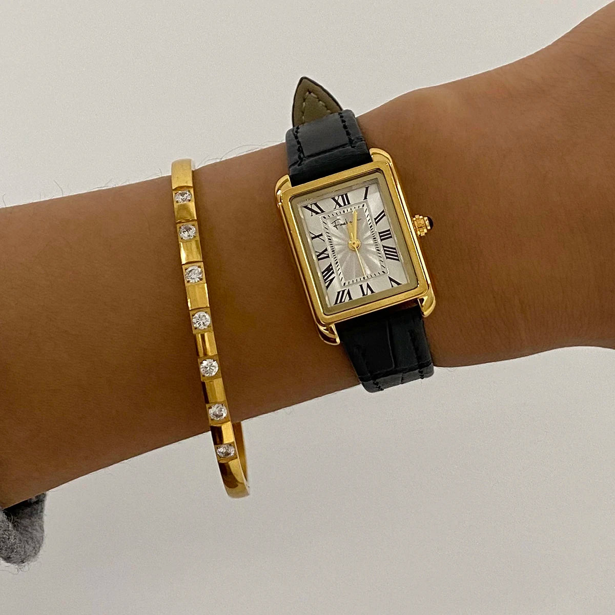 Vintage-Inspired Ladies' Watch – Durable Stainless Steel with Reliable Japanese Movement, Waterproof Design, and Polished 18K Gold PVD Plating for a Shiny, Elegant Finish