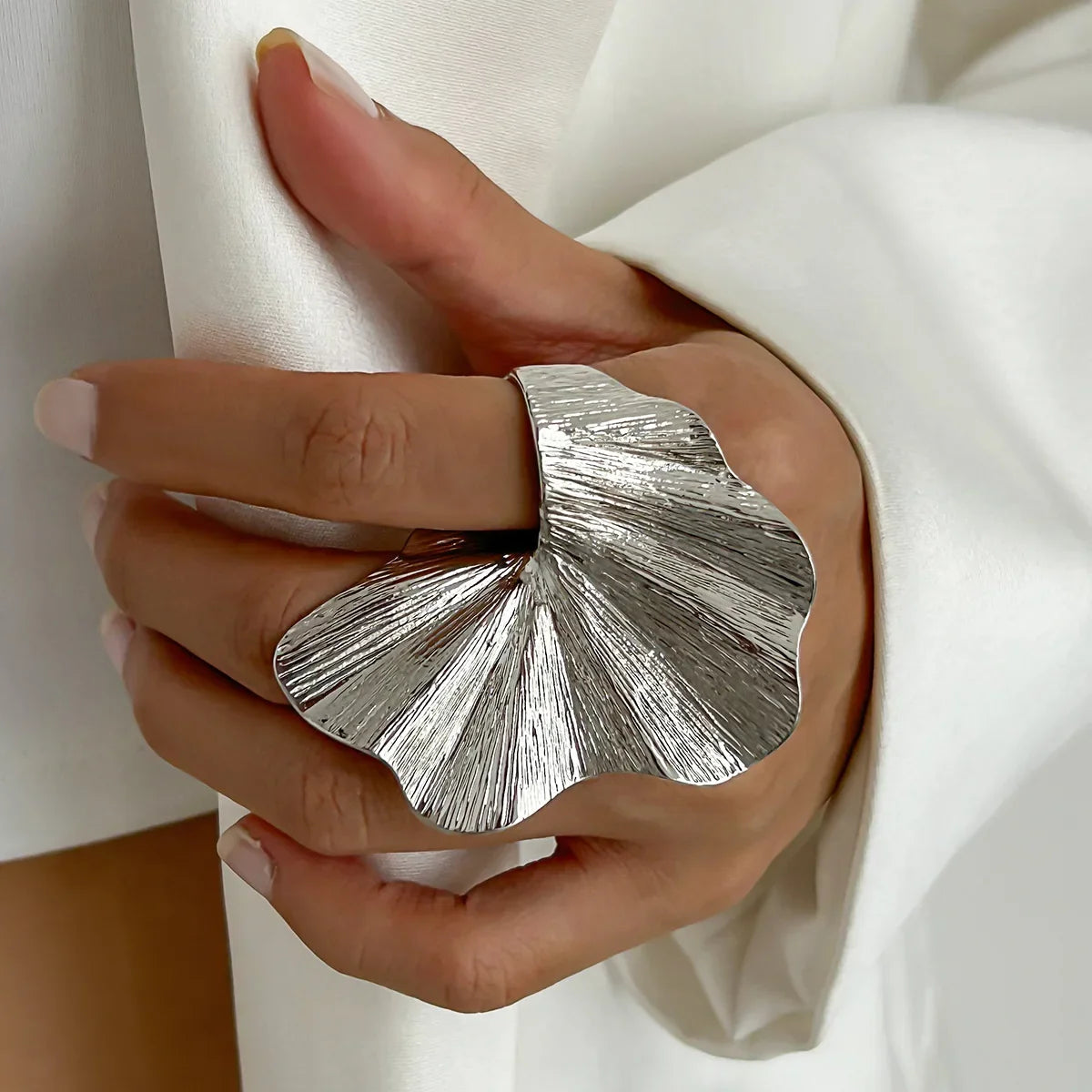 Ginkgo Leaf Statement Ring . Classic Metal Fan-Shaped Design with Pleated Texture.Trend Piece for Bold, Nature-Inspired Looks . Perfect for Punk Parties & Summer Vibes