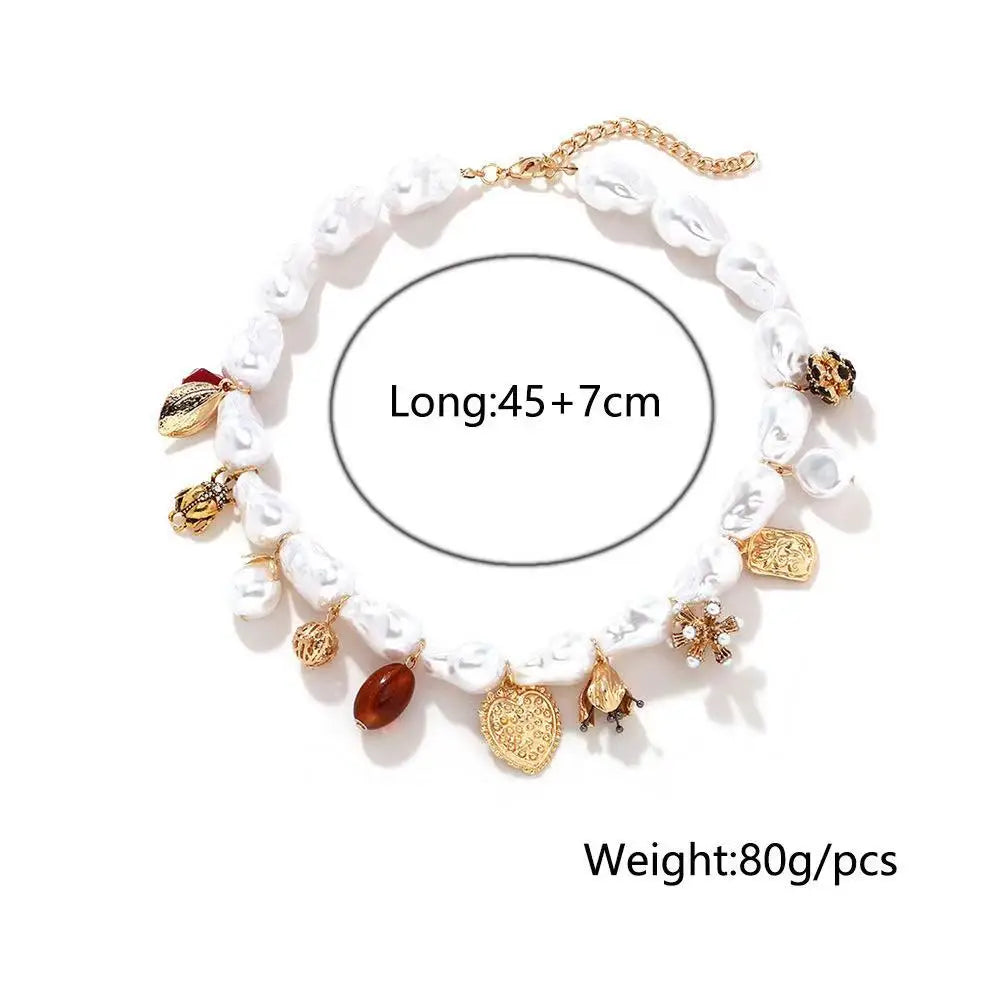 Elegant Baroque-Style Choker Necklace with Heart-Shaped Imitation Pearls and Geometric Design .A Perfect Touch for Your Summer Vibe
