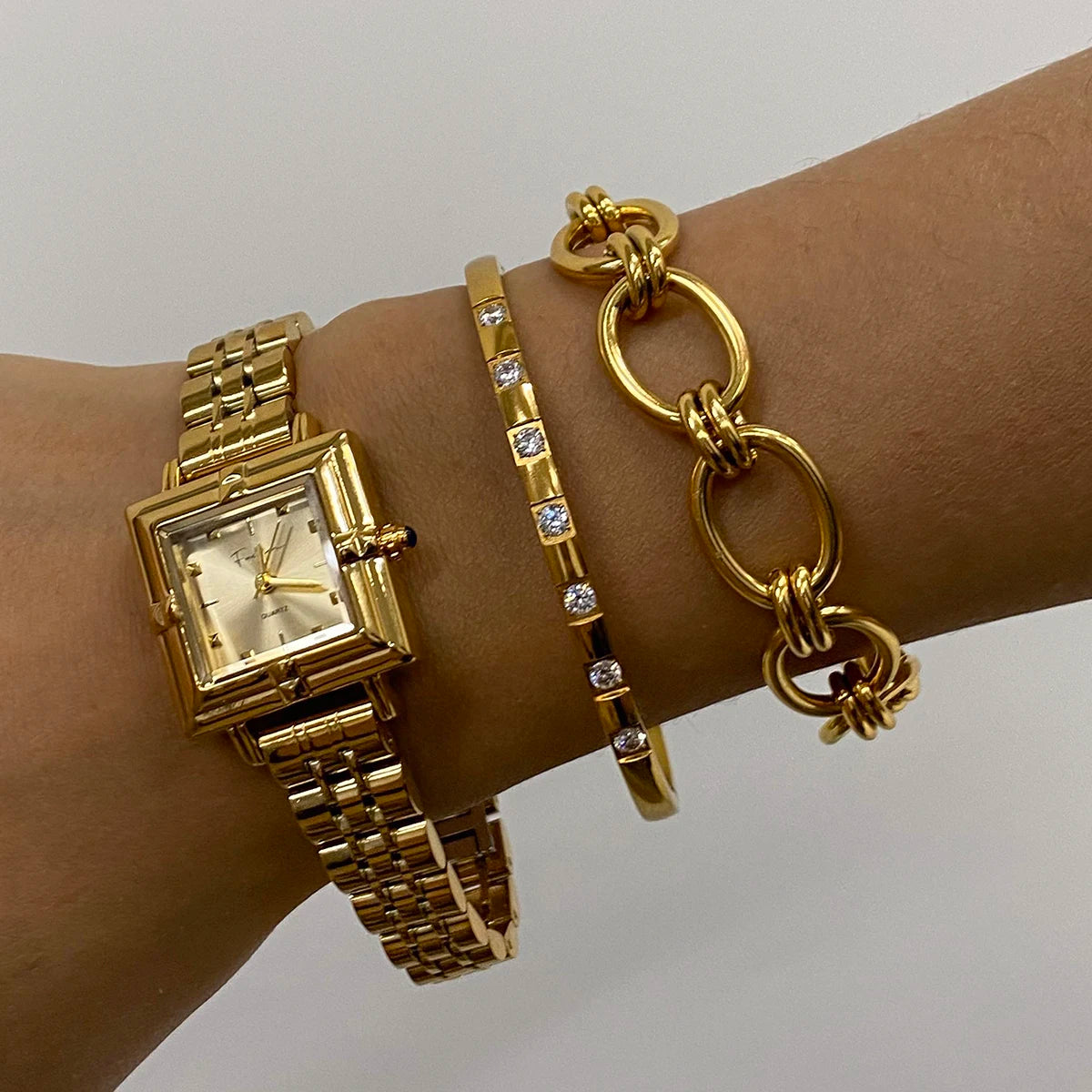 Vintage-Inspired Ladies' Watch – Durable Stainless Steel with Reliable Japanese Movement, Waterproof Design, and Polished 18K Gold PVD Plating for a Shiny, Elegant Finish