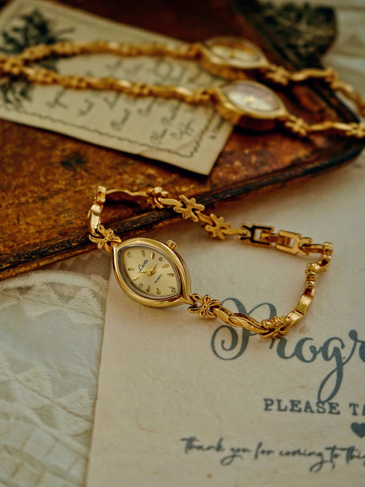 French Retro Gold Women's Watch ; Elegant Small Dial Quartz Bracelet Watch, Fashionable & Compact Waterproof Design for Daily Wear, Dinner, and Special Occasions